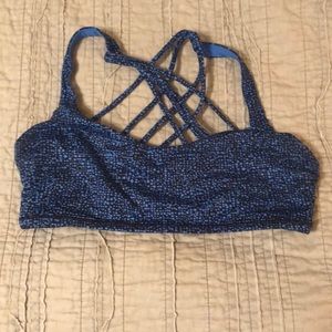 Lululemon free to be wild size 10